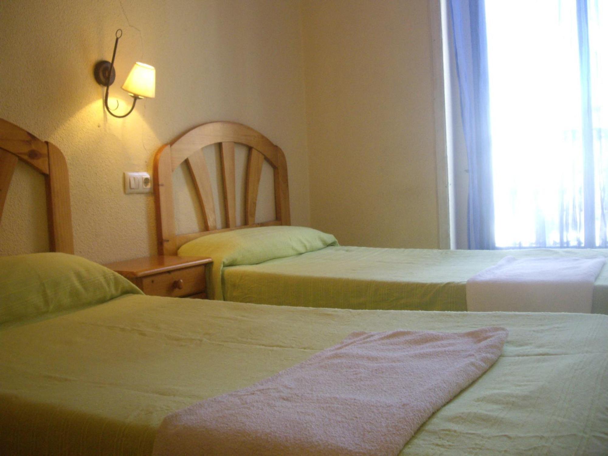 Hostal Pacios Madrid Ngoại thất bức ảnh