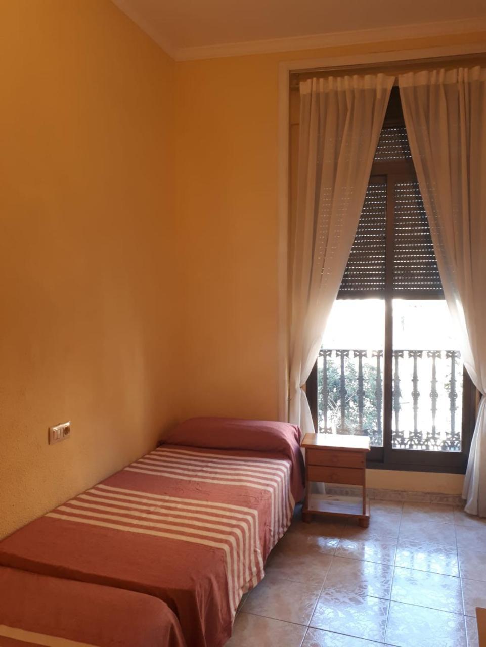 Hostal Pacios Madrid Ngoại thất bức ảnh